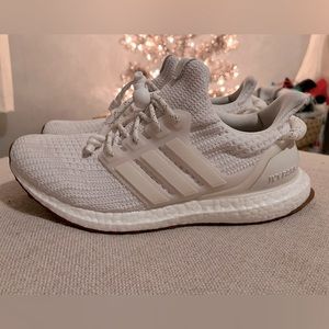 Women’s size 8 Ivy Park Adidas Ultraboost sneakers